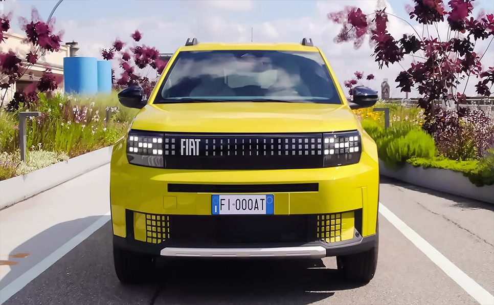Fiat Grand Panda with a conventional engine and manual transmission (5)