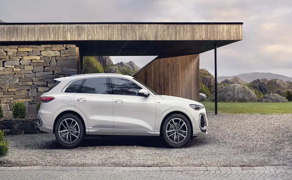 New Hybrid Powertrains for the Audi Q5