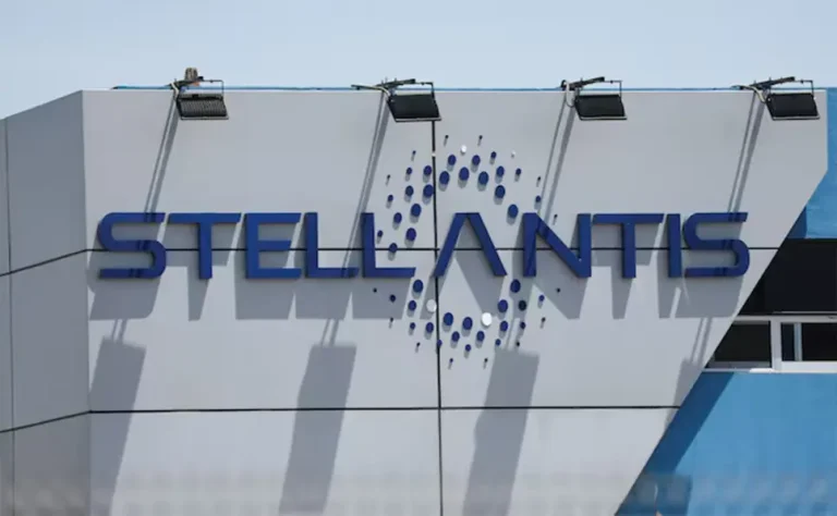 Stellantis  Pertes importantes au premier semestre 2025
